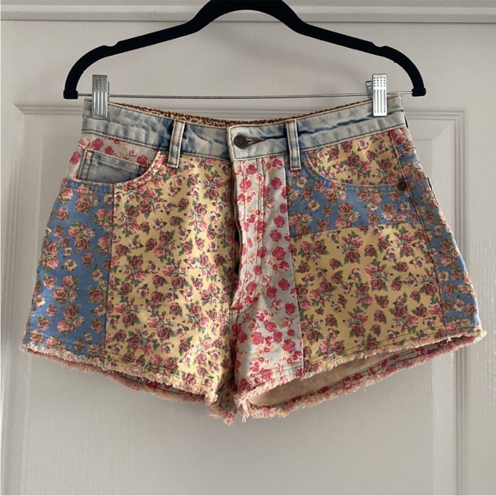 FARM Rio Floral Ditsy Patchwork Denim High Waisted Shorts Size 26